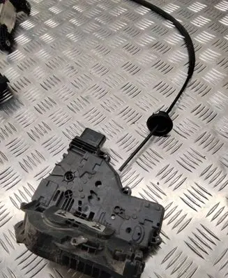 Volkswagen Sharan Rear door lock 7N0839016B