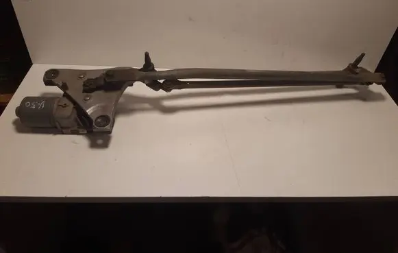 Volvo V50 Front wiper linkage and motor 30699342