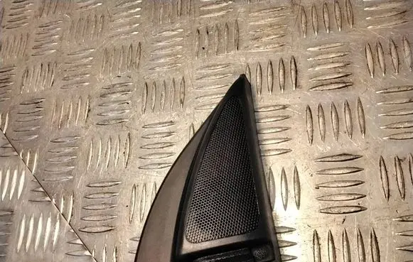 Side speaker trim/cover