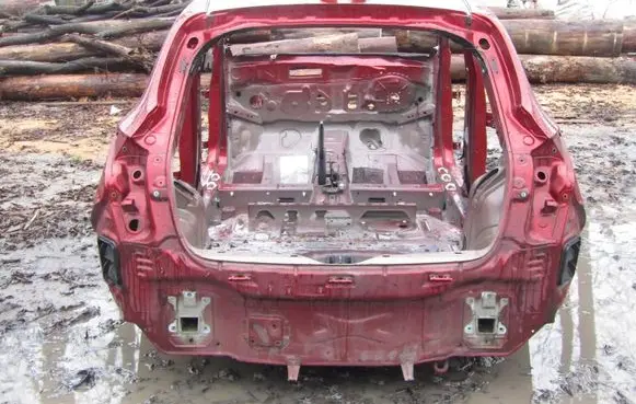 Nissan Pulsar Rear bodywork 