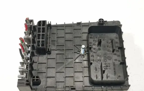 Volkswagen PASSAT B6 Fuse module 3C0937125