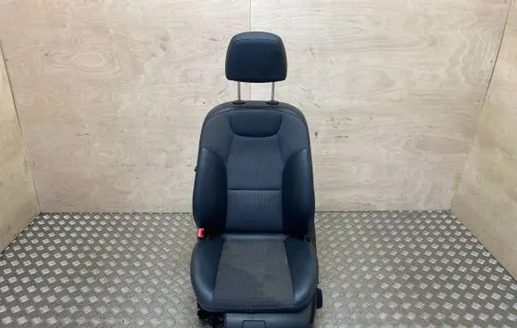 Mercedes-Benz C W204 Front driver seat 