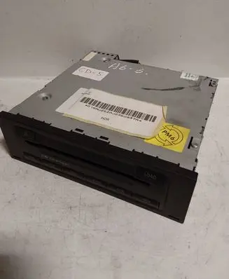 Audi A4 S4 B7 8E 8H CD/DVD changer 8E0035111DX
