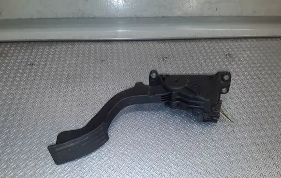 Ford Focus Accelerator throttle pedal 4M519F836AK
