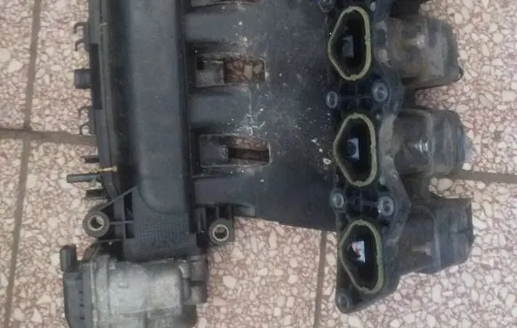Renault Modus Intake manifold 8200536146