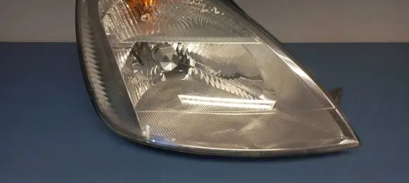Ford Focus Headlight/headlamp 0374D
