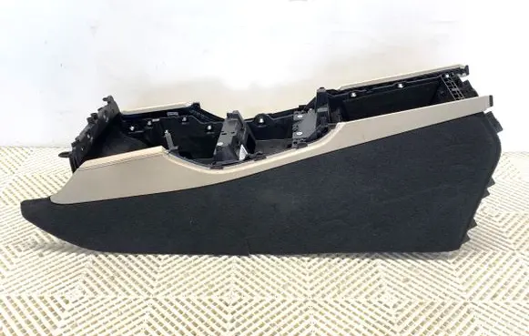 Mercedes-Benz GLE W167 Center console A1676805907