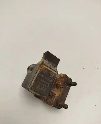 Mercedes-Benz E W211 Front height sensor lever A0105427617
