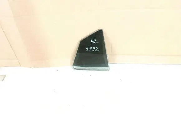 Rear vent window glass