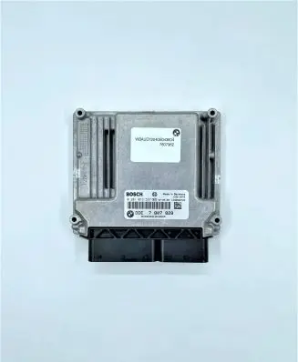 BMW 1 E81 E87 Engine control unit/module 7807828 13617807828 0281013537