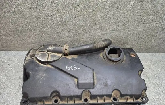 Volkswagen PASSAT B5.5 Rocker cam cover 038103475