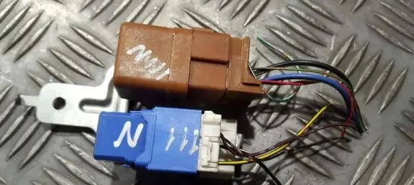 Nissan Almera Other relay 2523079964