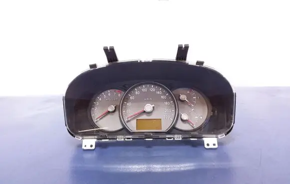 KIA Carens II Speedometer (instrument cluster) 94003-1D710