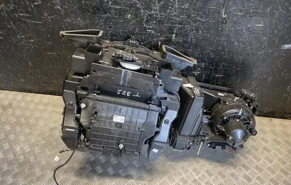 Mercedes-Benz Vito Viano W447 Interior heater climate box assembly housing A4478303903