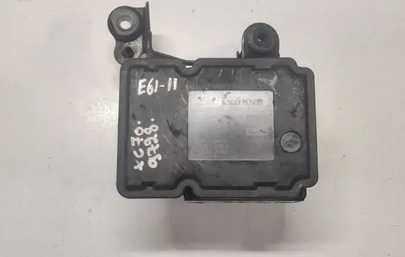 Volvo XC70 ABS Pump 30681619