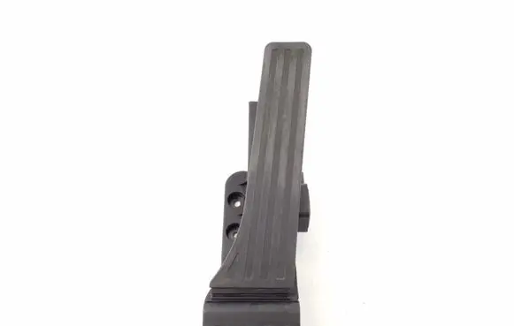 Accelerator throttle pedal