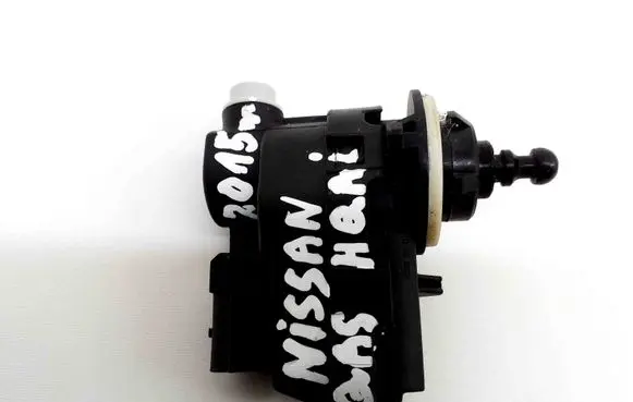 Nissan Qashqai Headlight level adjustment motor 92001203