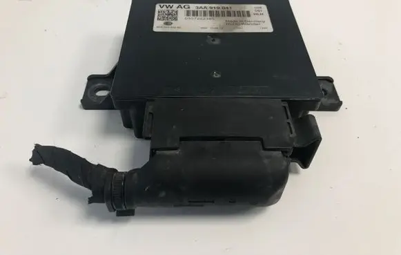 Volkswagen PASSAT B7 Power management control unit 3AA919041
