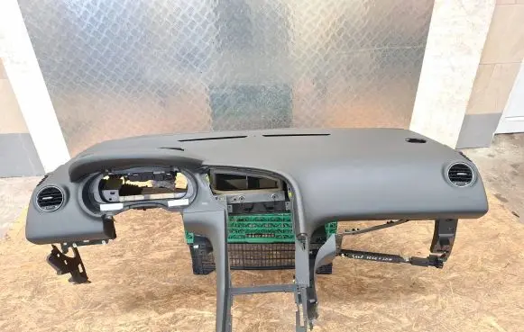 Peugeot 3008 I Dashboard 824707