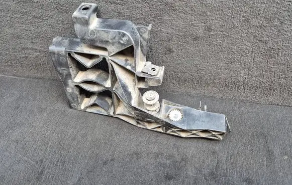 Audi A7 S7 4G Headlight/headlamp mounting bracket 4G8805607