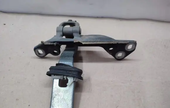 BMW X6 E71 Tailgate/trunk/boot hinge 7175830