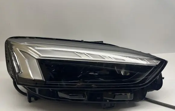 Audi A5 Headlight/headlamp 8W6941040