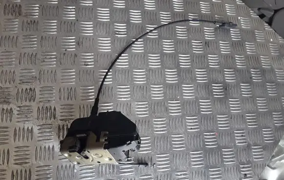 Renault Scenic II - Grand scenic II Front door lock 119123