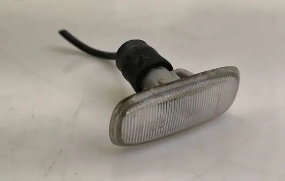 Audi A6 S6 C5 4B Front fender indicator light 4B0949127 015 E26002
