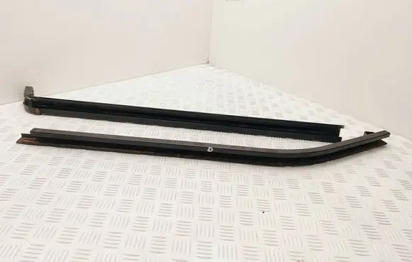 Opel Vivaro Sliding door middle rail