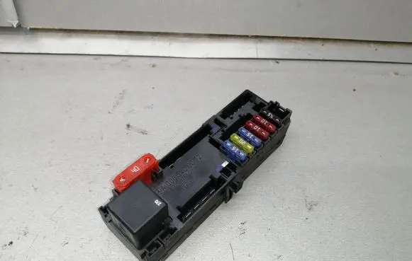 Mercedes-Benz CLK A208 C208 Fuse module A0005400072