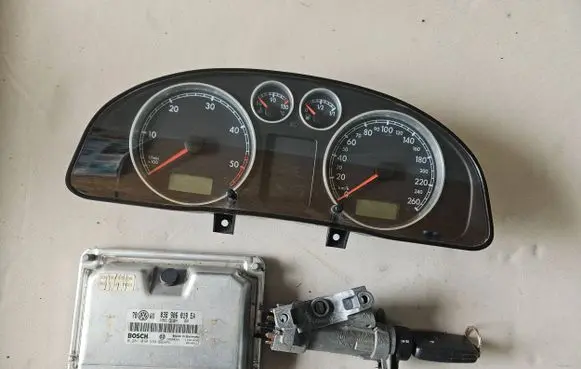 Volkswagen PASSAT B5.5 Engine control unit/module 038906019EA 28SA4721 0281010554