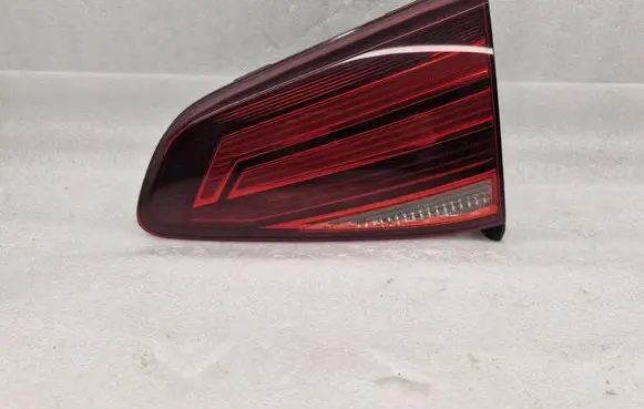 Volkswagen Golf VII Tailgate rear/tail lights 5G0945094AG L90124375