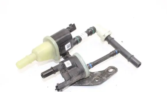 Ford Kuga III Engine mount vacuum valve HU5A9Y477AC LX689E817EC