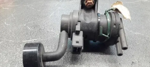 Renault Scenic I Electromagnetic valve 
