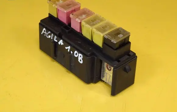 Opel Agila A Fuse module