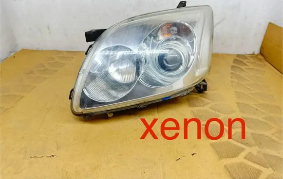 Toyota Avensis T250 Headlight/headlamp