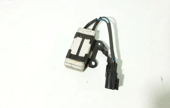 Toyota Avensis T250 Coolant fan relay 2468103560