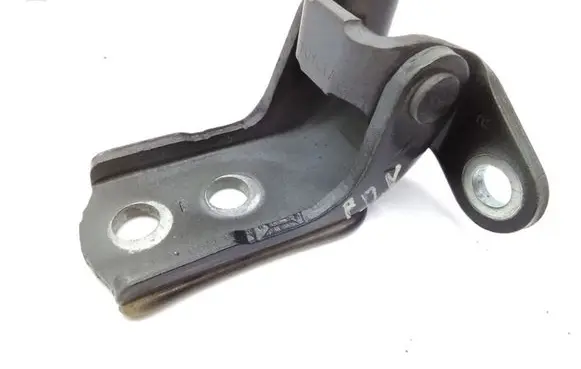 Toyota Avensis T250 Front door upper hinge