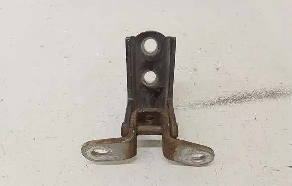 Hyundai Santa Fe Rear door lower hinge CMRL