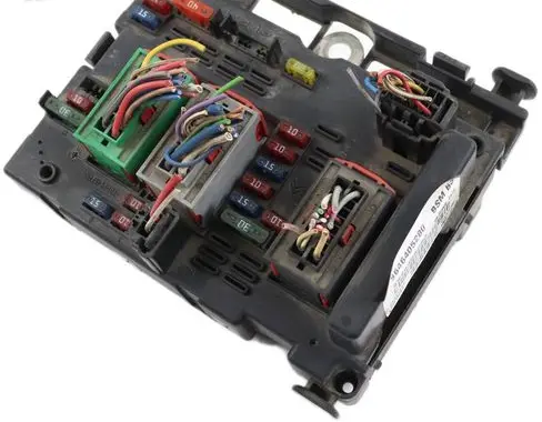 Peugeot 206 Fuse module 9646405280 24081223