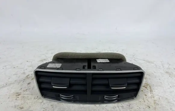 Rear air vent grill