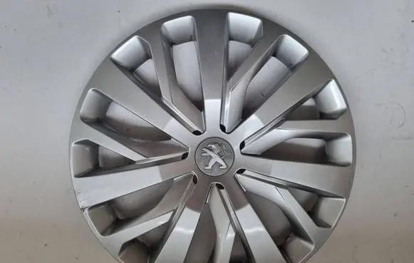 Peugeot 5008 R16 wheel hub/cap/trim 9674204580