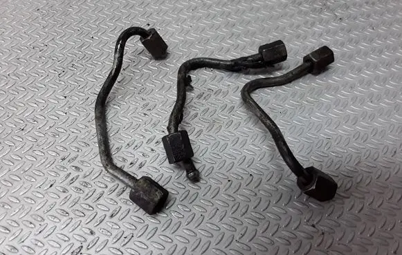 Citroen C5 Fuel injector supply line/pipe 