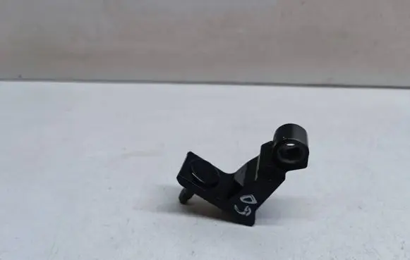 Audi Q7 4M Rear door upper hinge 4M0831404A