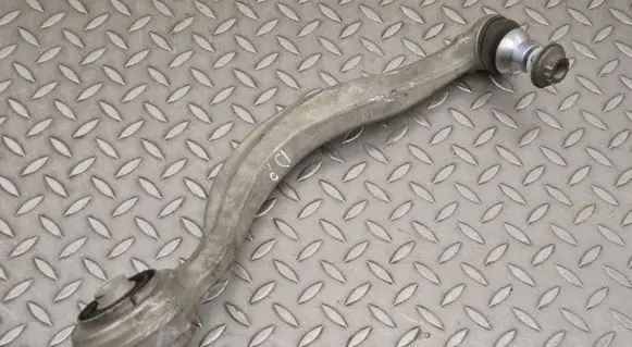 Mercedes-Benz CLS C257 Front lower control arm/wishbone A21302