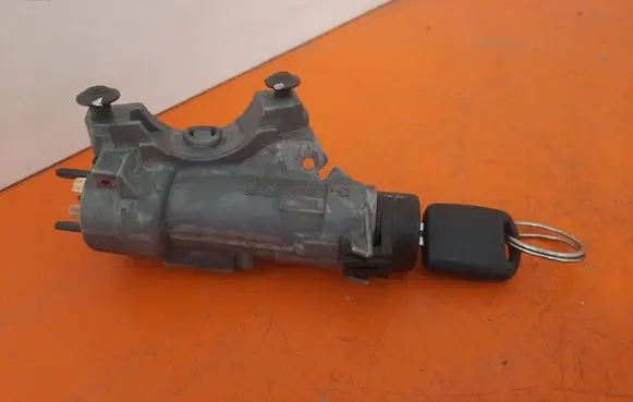 Skoda Fabia Mk2 (5J) Ignition lock 4B0905851C