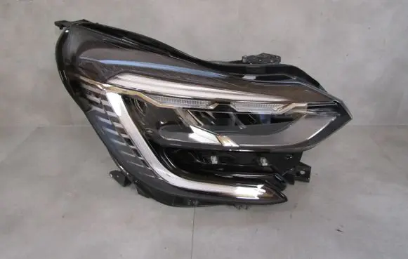 Renault Captur II Headlight/headlamp 260104525R 01393032 1EX2474