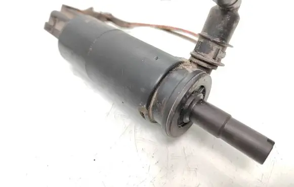 Volkswagen PASSAT B6 Headlight washer pump 3B7955681