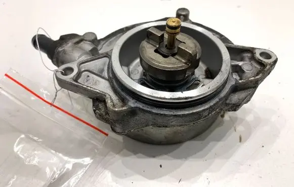 Volkswagen Phaeton Vacuum pump 059145100J