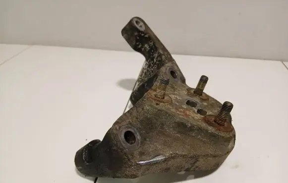 Volvo V50 Engine mounting bracket 30778783